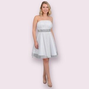 💎 2/$10 White & Silver Metallic Glitter Sparkly Strapless Dress with Bead Waist